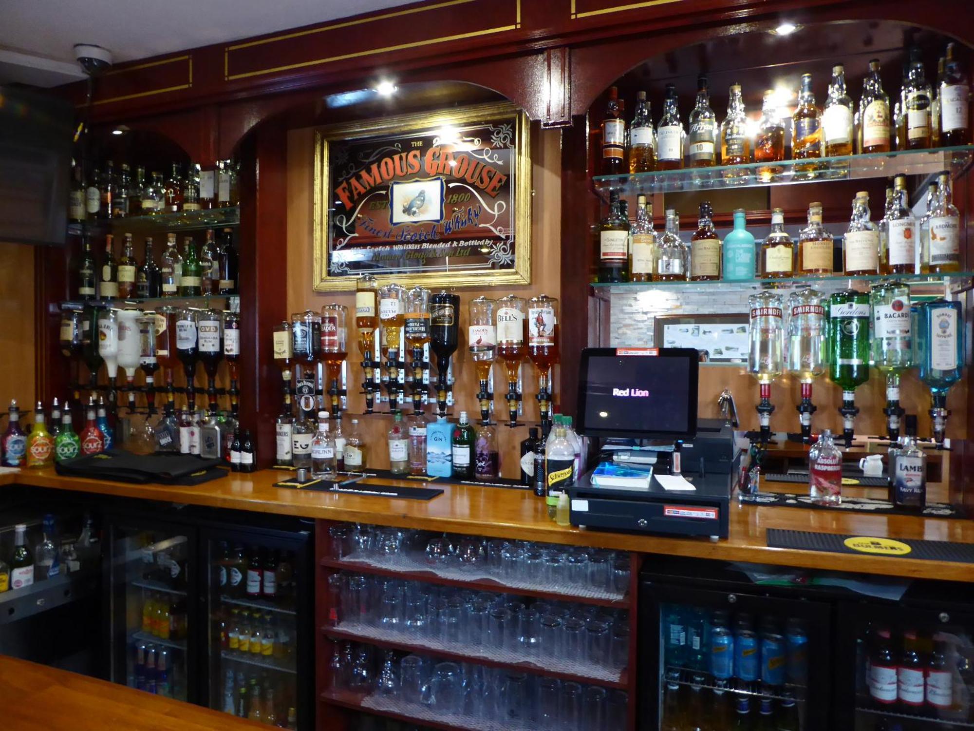The Red Lion Tavern سانت جاتين ديه بوا المظهر الخارجي الصورة